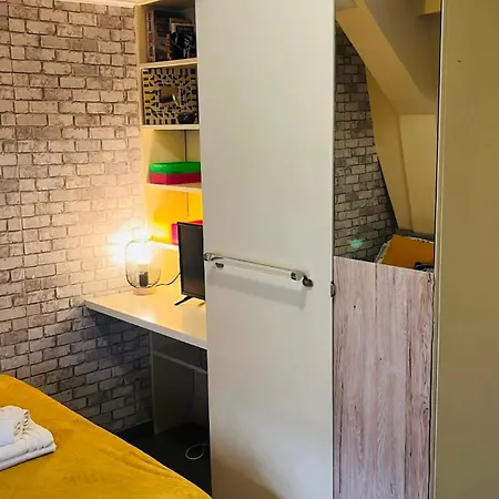 Charmante De Bonne A Montorgueil * Париж